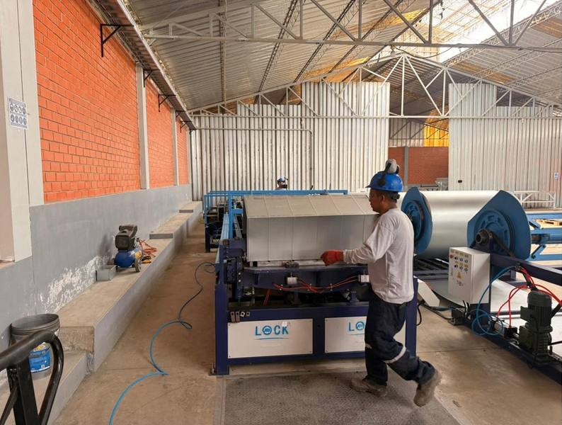 Ductos plegados listos para cerrar